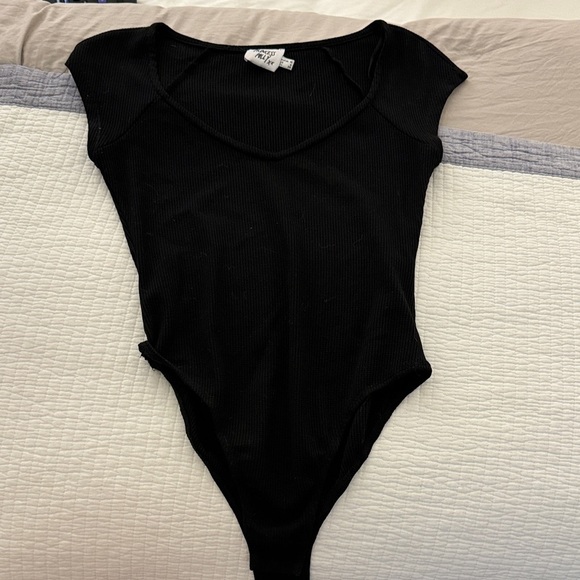 Princess Polly Black Ribbed Bodysuit short sleeve - Picture 4 of 7